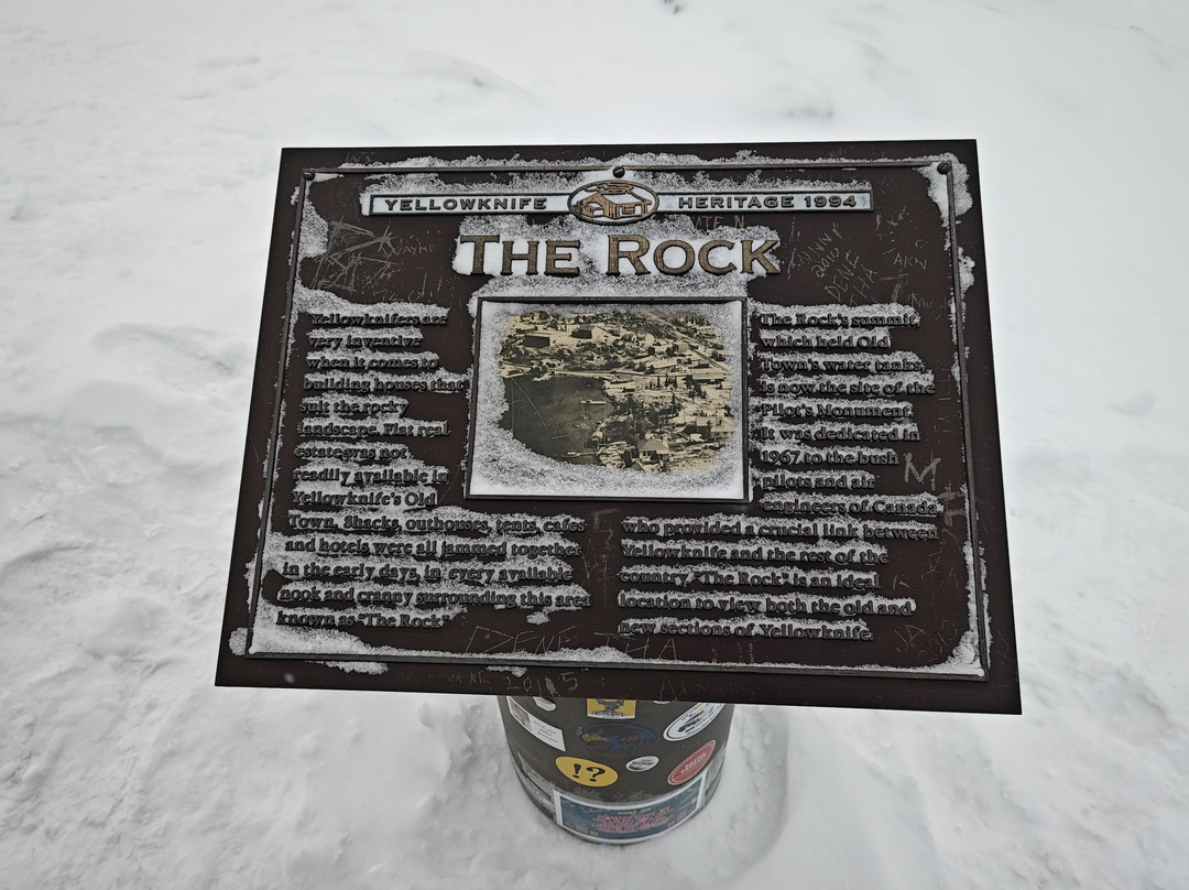 Bush Pilot's Monument-黄刀镇必去景点