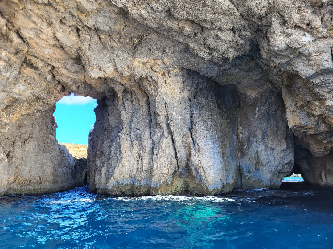 Ebsons Comino Ferries-Mgarr必去景点