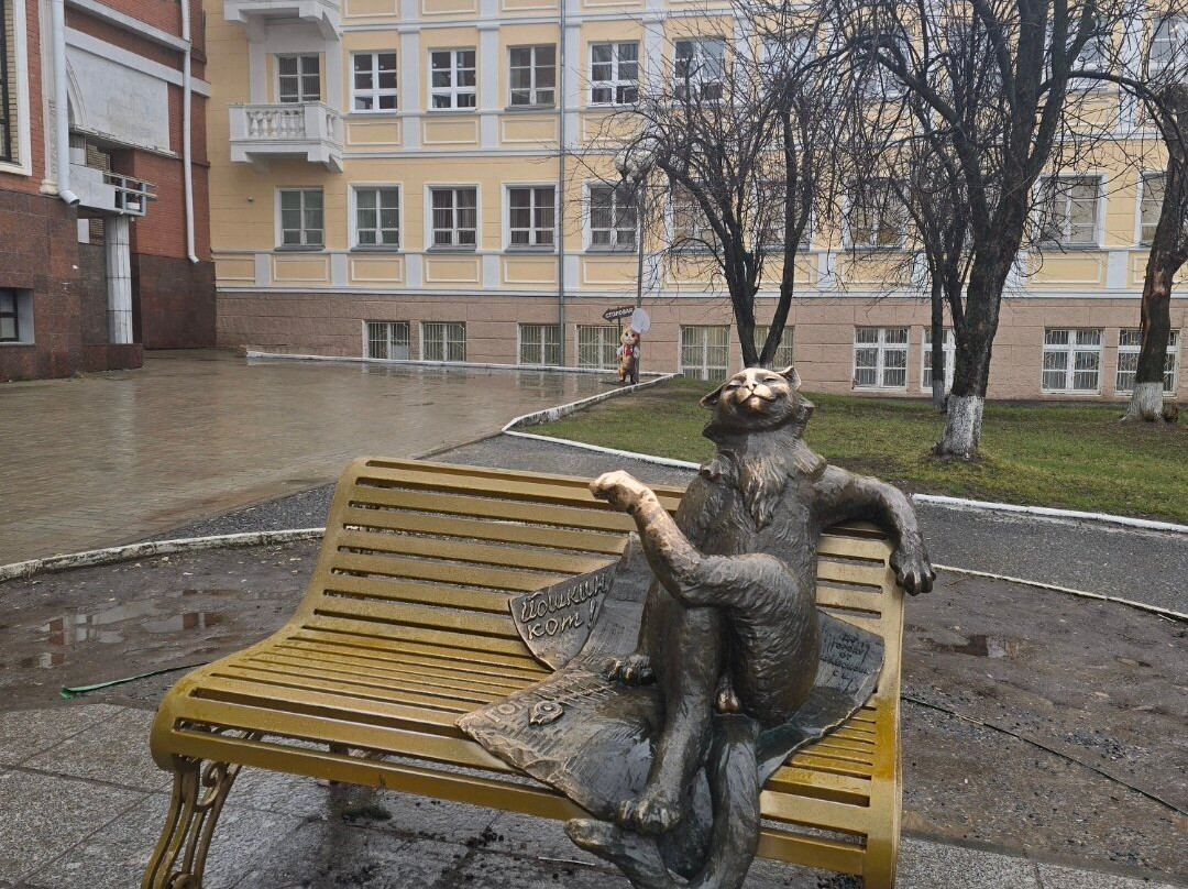 Iyoshkin Cat Sculpture-Yoshkar-Ola必去景点