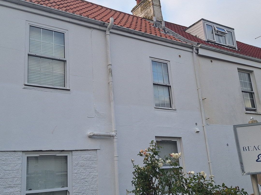 Beachcombers Hotel主图