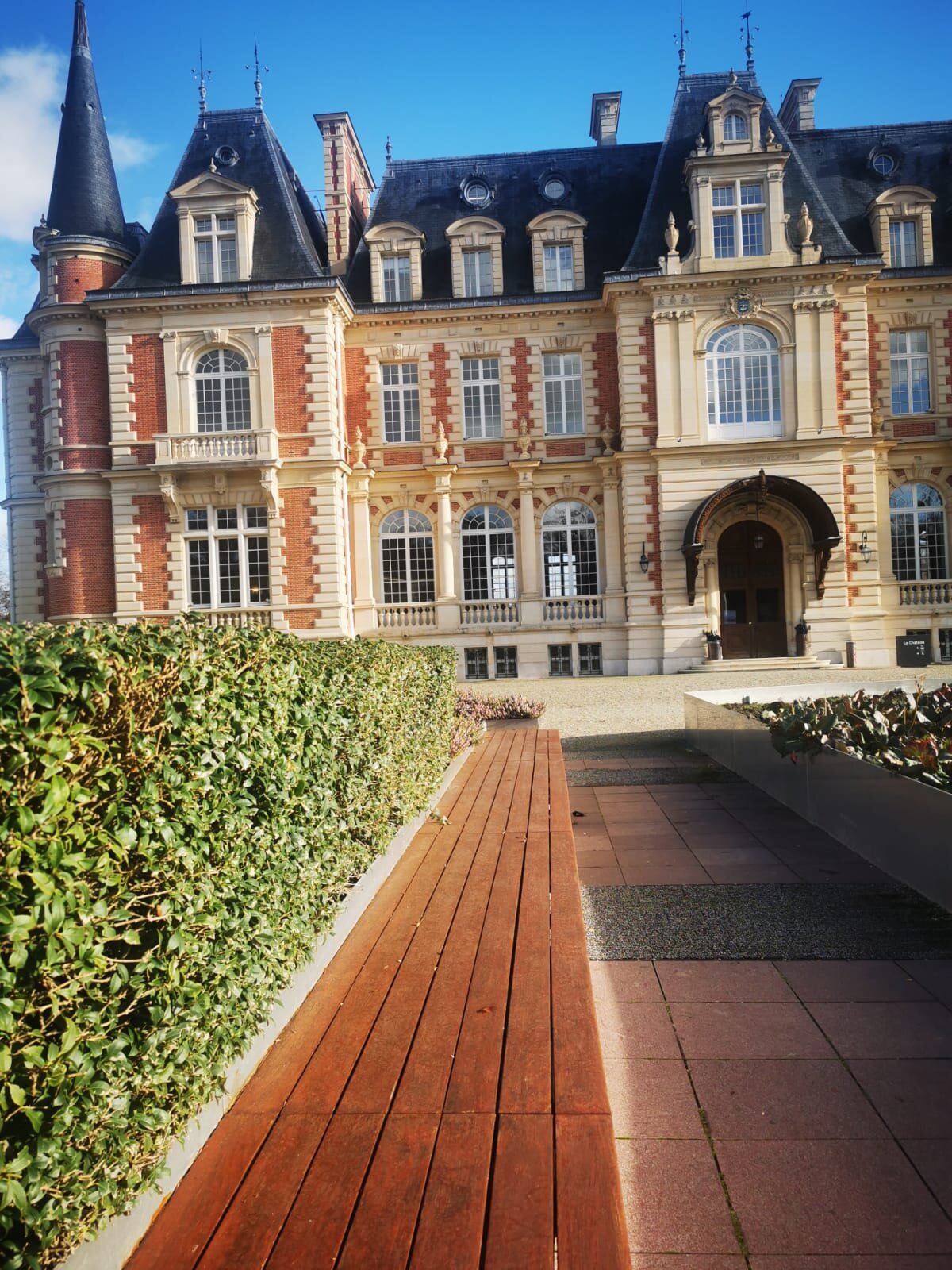 Campus Serge Kampf Les Fontaines-官方