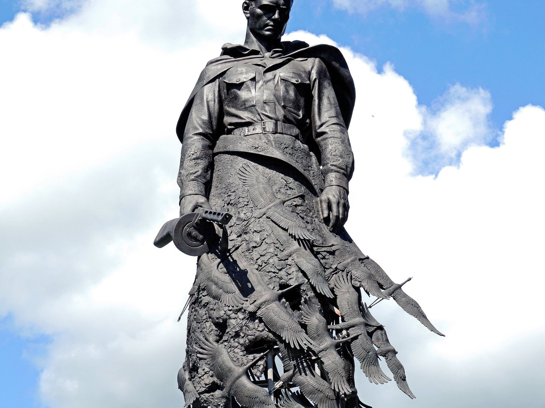 Rzhevskiy Memorial to a Soviet Soldier-Rzhev必去景点