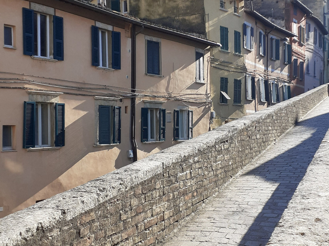Acquedotto Medievale-佩鲁贾必去景点