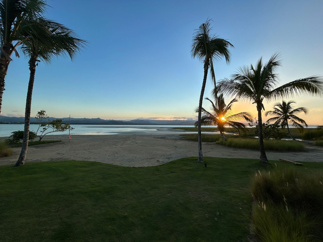 Playa Esmeralda-Miches必去景点