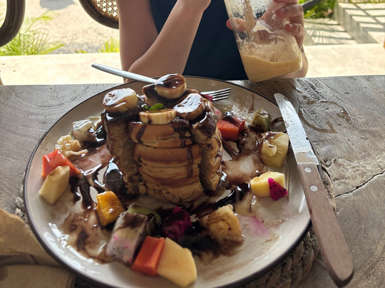 Annie Eatery & Sweetery - Thong Krut