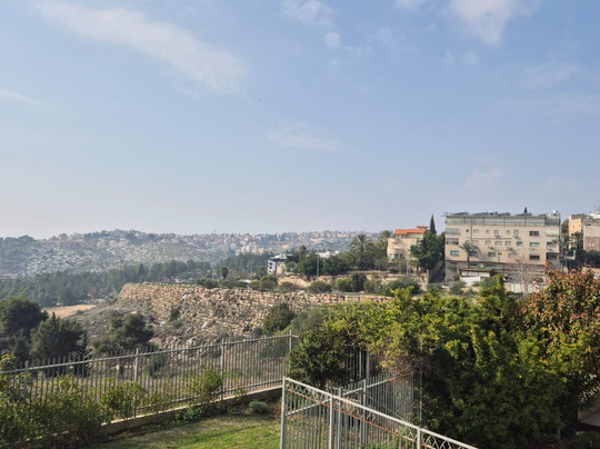 金皇冠酒店主图