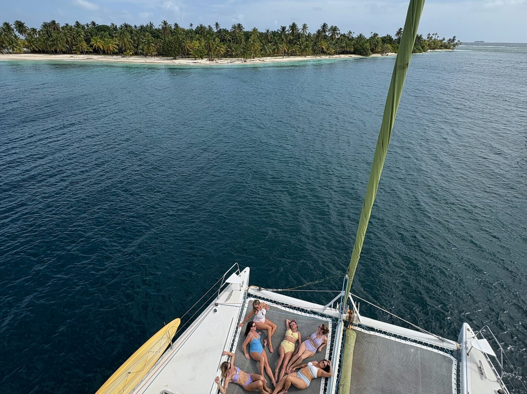 Flying Ginny Catamaran Charter-埃尔波韦尼尔必去景点