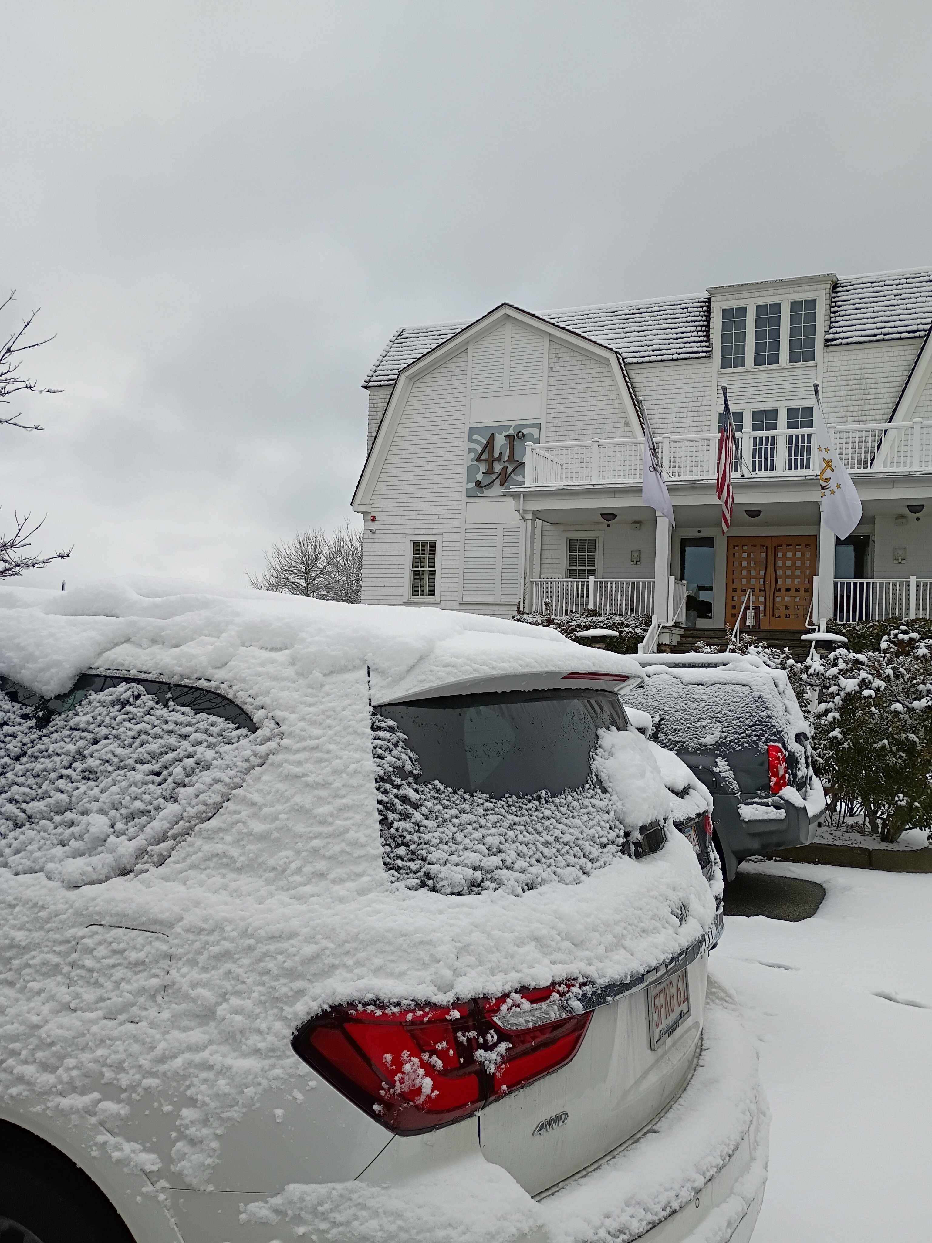 Forty 1⁰ North-官方