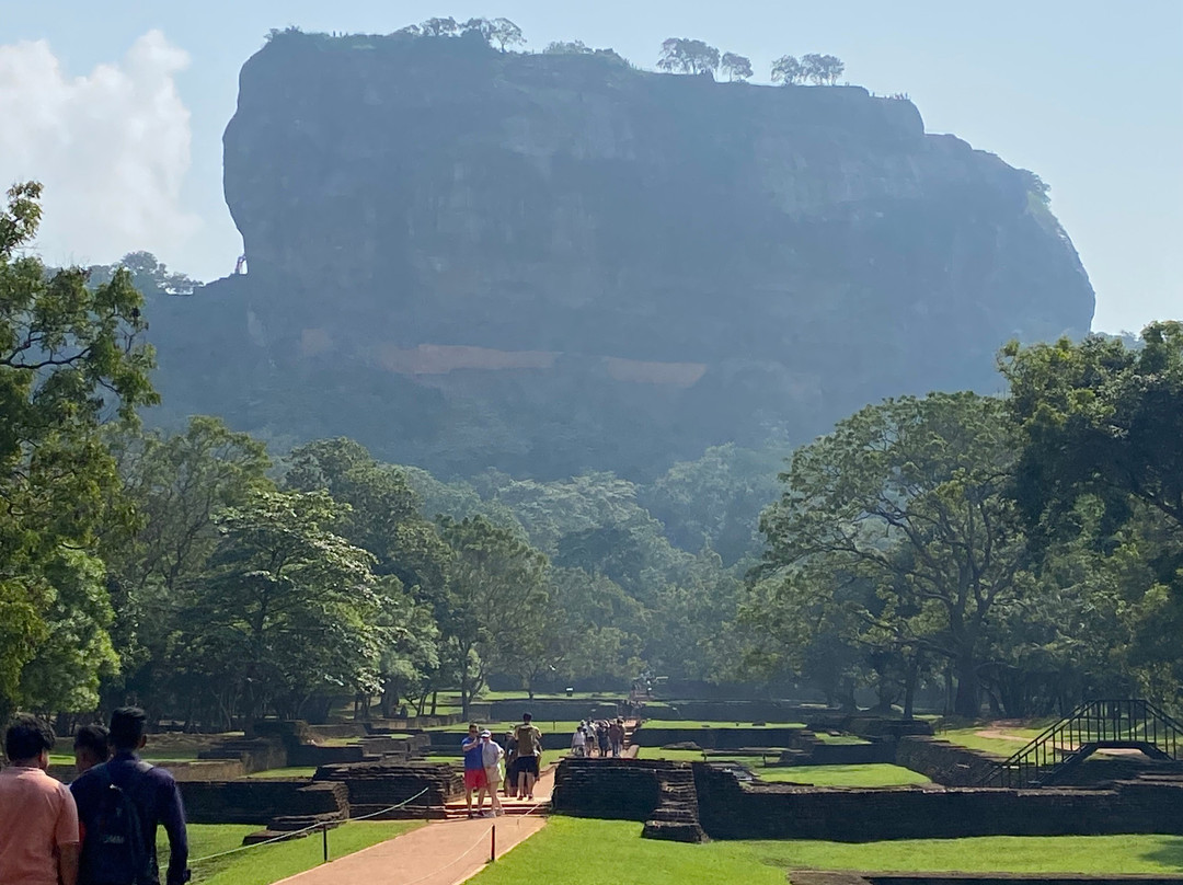 HOLIDAY WORLD TRAVEL SRI LANKA-Ragama必去景点