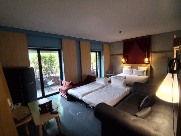 里昂合流摩巴酒店-官方