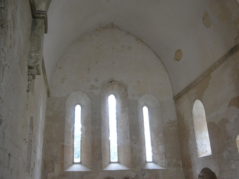 Abbaye de Saint-Hilaire-Menerbes必去景点