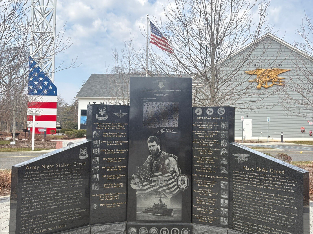 Lt Michael P. Murphy Navy Seal Museum-West Sayville必去景点