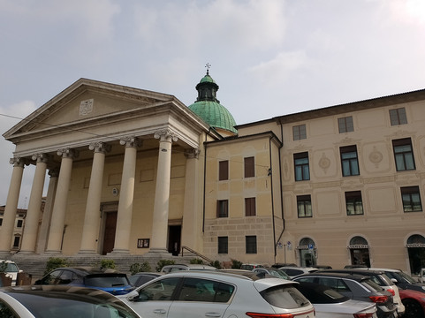 Cattedrale di San Pietro Apostolo-特雷维索必去景点