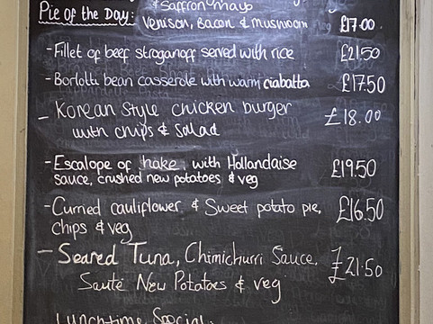 老红狮酒店主图