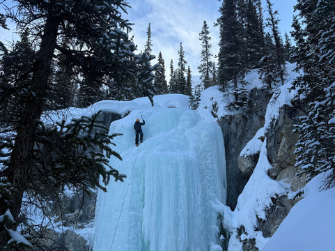 Equinox Adventures-白马市必去景点