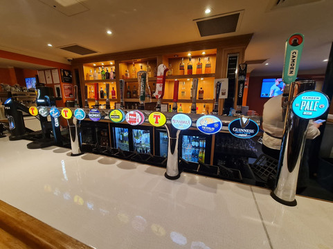 阿伯丁棕榈庭院酒店主图