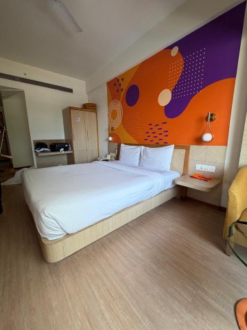 布巴内什瓦尔兰花IRA酒店-客卧