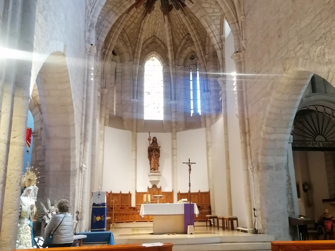 Iglesia de Santiago-雷阿尔城必去景点