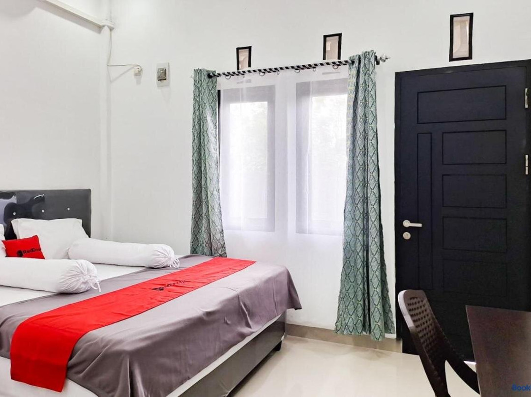 RedDoorz At Imanuel Homestay Tomohon
