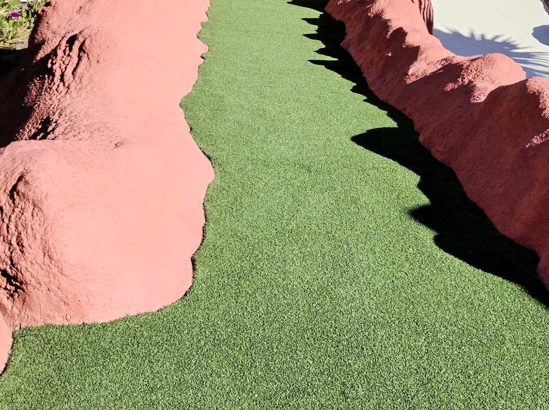 Tahiti Mini Golf-Le Barcares必去景点