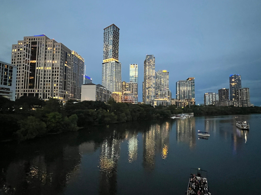 Congress Avenue Bridge Bat Watching-奥斯丁必去景点