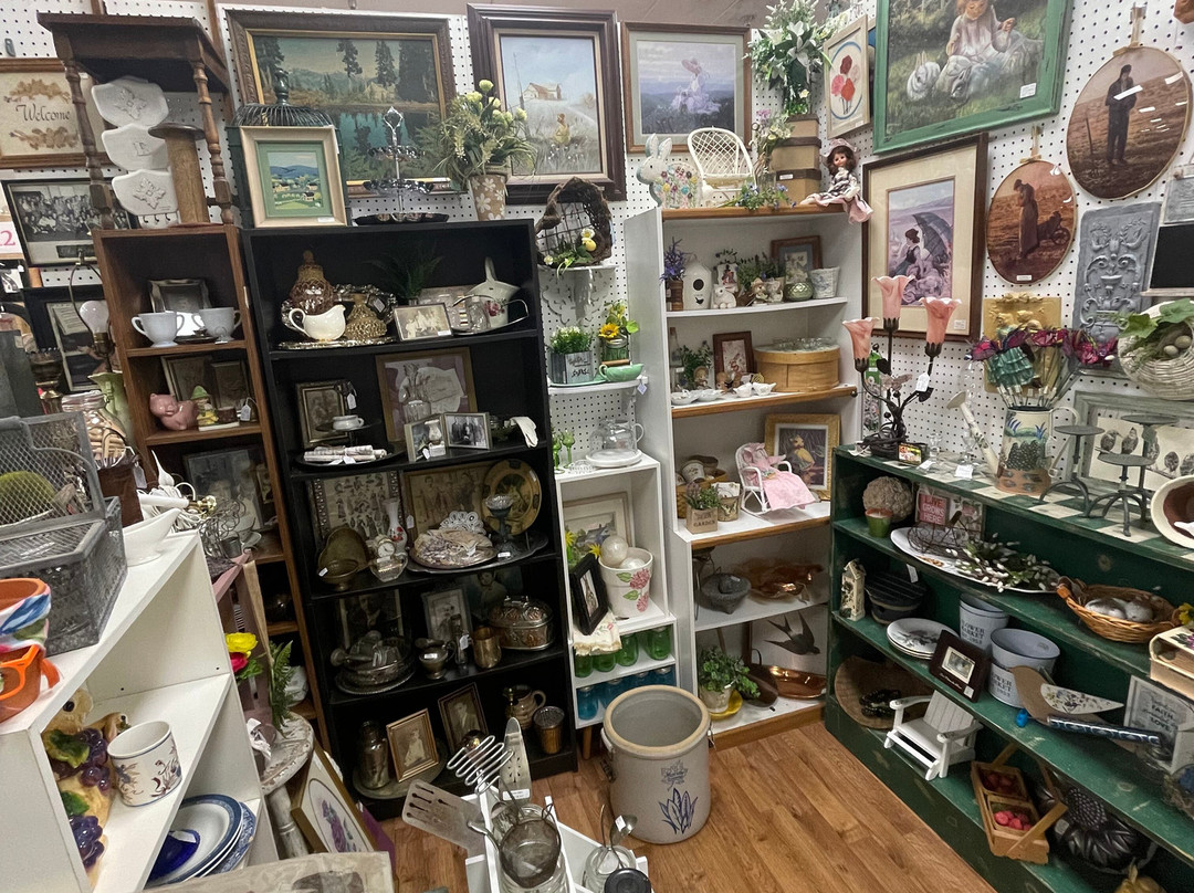 Flea Market Frenzy Vendor Mall-Newburgh必去景点
