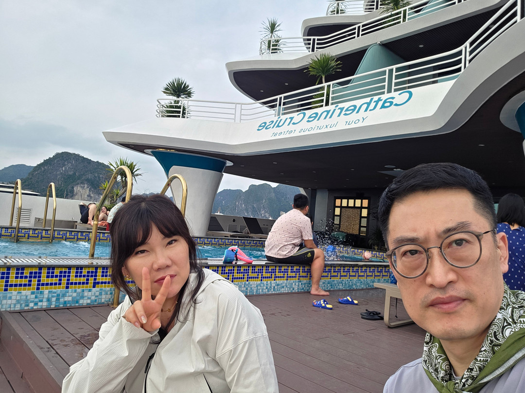 Catherine Cruises-下龙湾必去景点