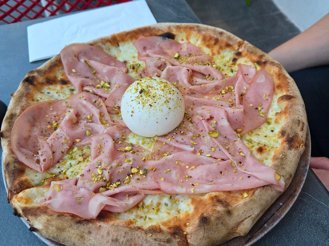 La Rotunda Pizzeria Bedford