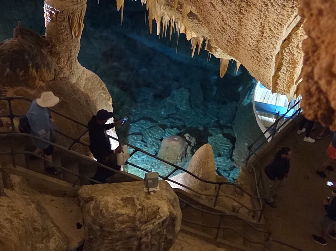 Crystal & Fantasy Caves-Hamilton Parish必去景点