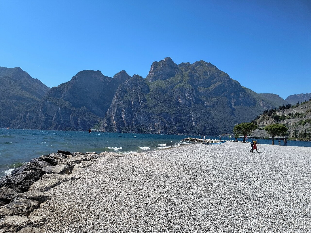 Spiaggia dei Pini-里瓦德尔加尔达必去景点