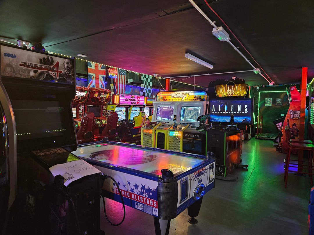 Insanity Gaming Arcade-普尔必去景点