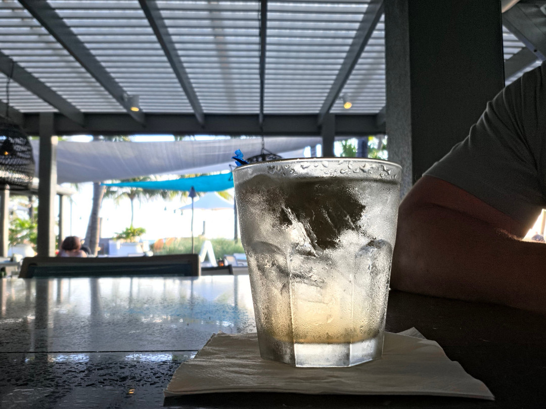 海洋俱乐部西方渡假酒店主图