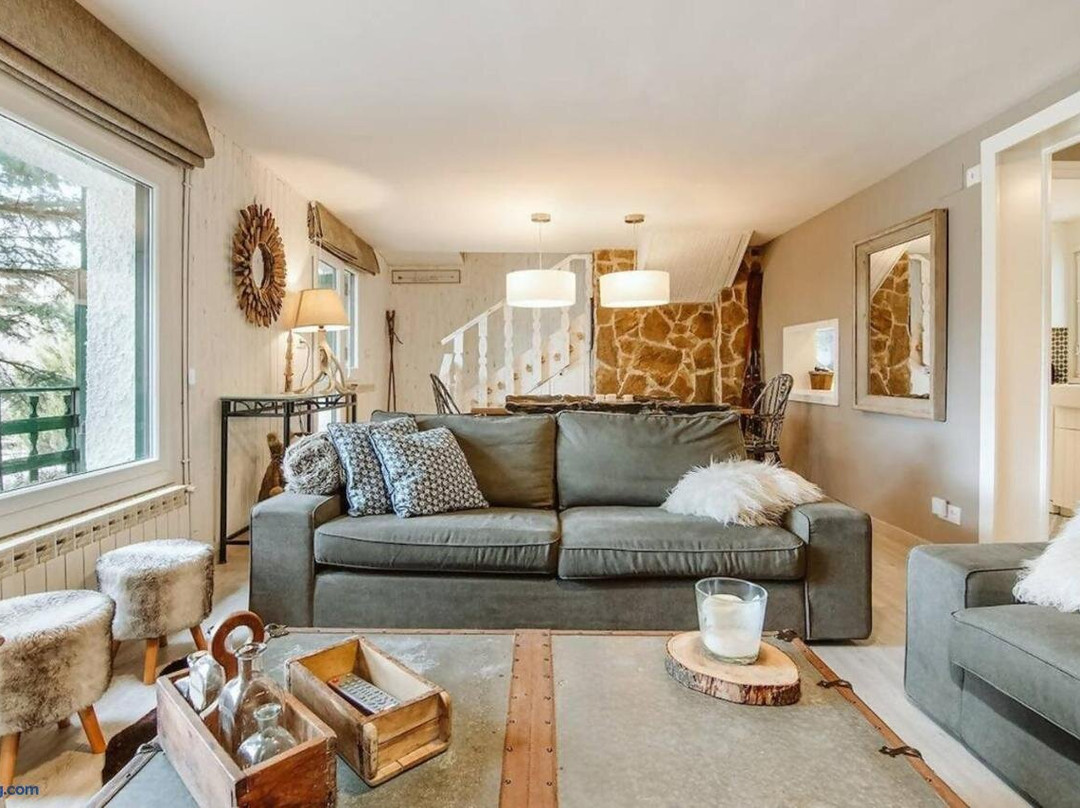CASA FIR by Cardi Suites