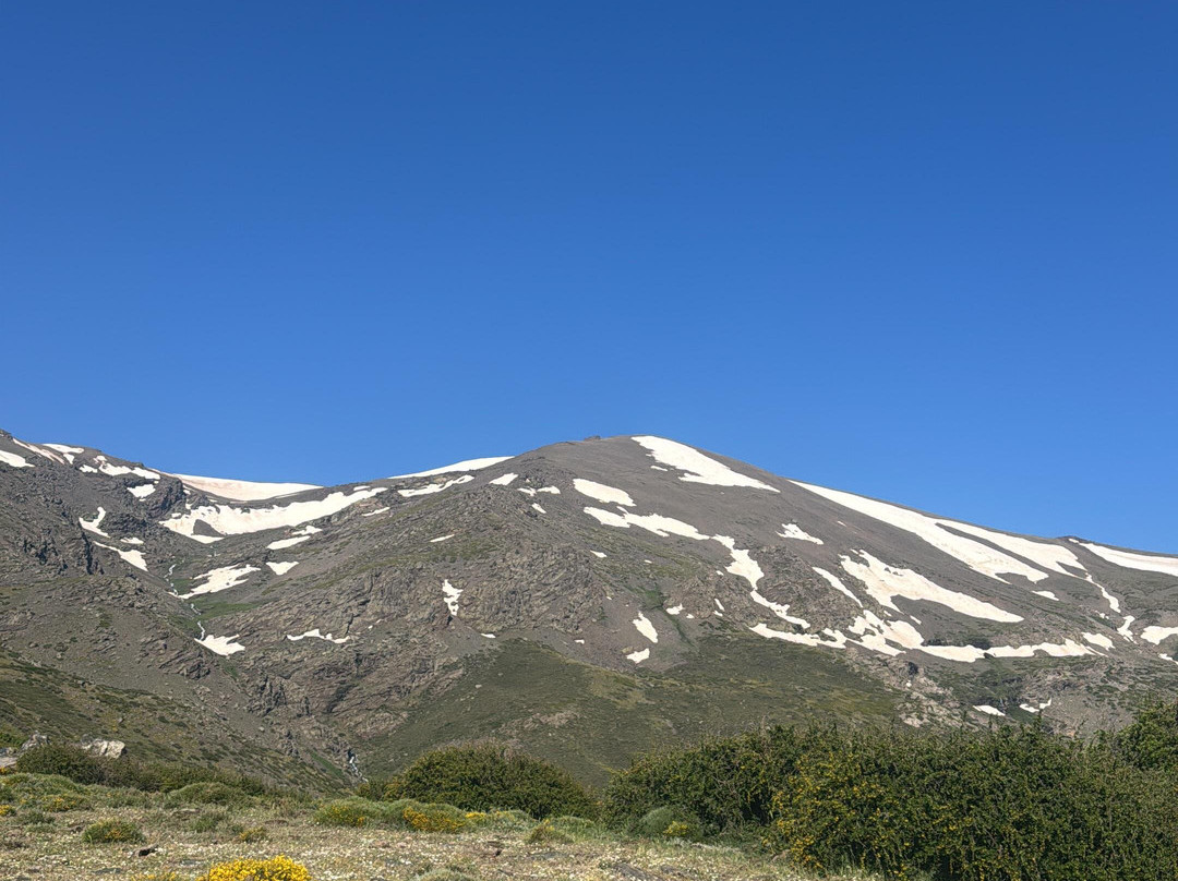 Nevalia Guías de Montana-格拉纳达必去景点