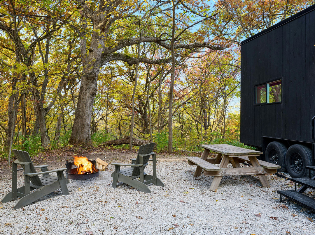 Postcard Cabins Starved Rock, Outdoor Collection by Marriott Bonvoy