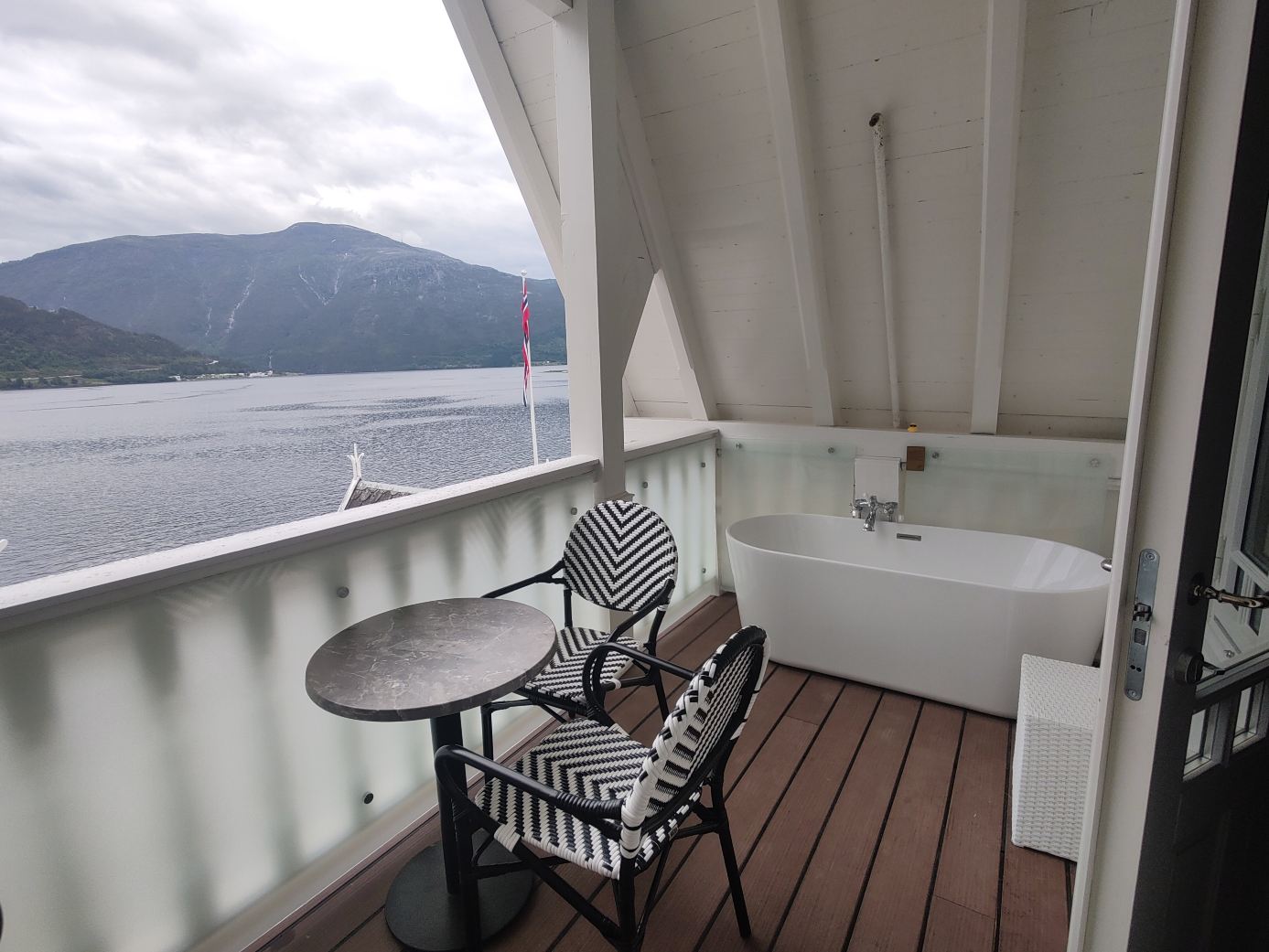 霍夫隆德峡湾酒店-旅行者
