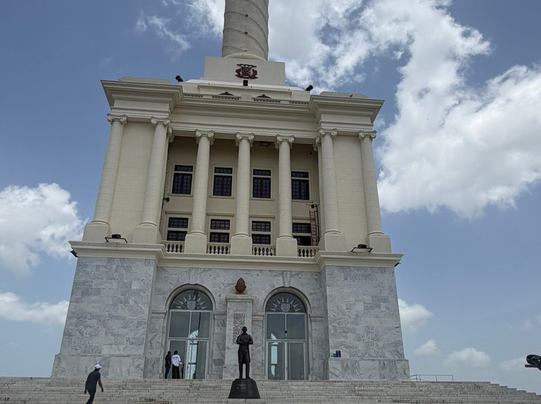 Monumento a los Heroes de la Restauracion-圣地亚哥必去景点