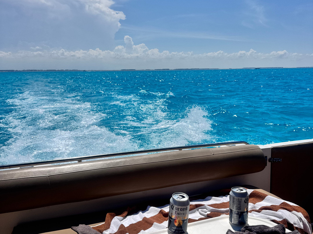 MM Royale Yachts-女人海滩必去景点