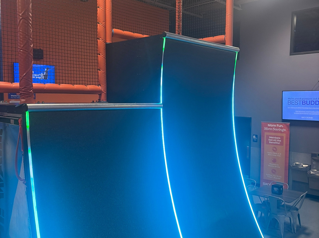 Sky Zone Trampoline Park-米沙沃卡必去景点