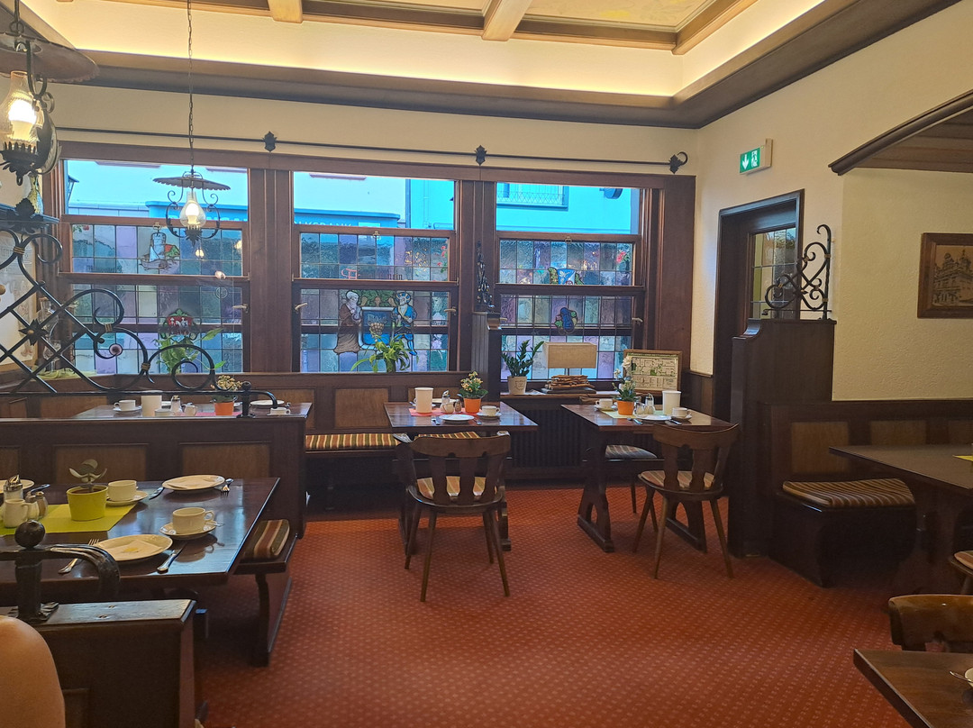 老德意志葡萄酒吧高级酒店主图