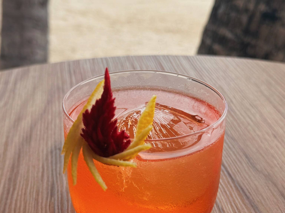 mana • beach bar cafe