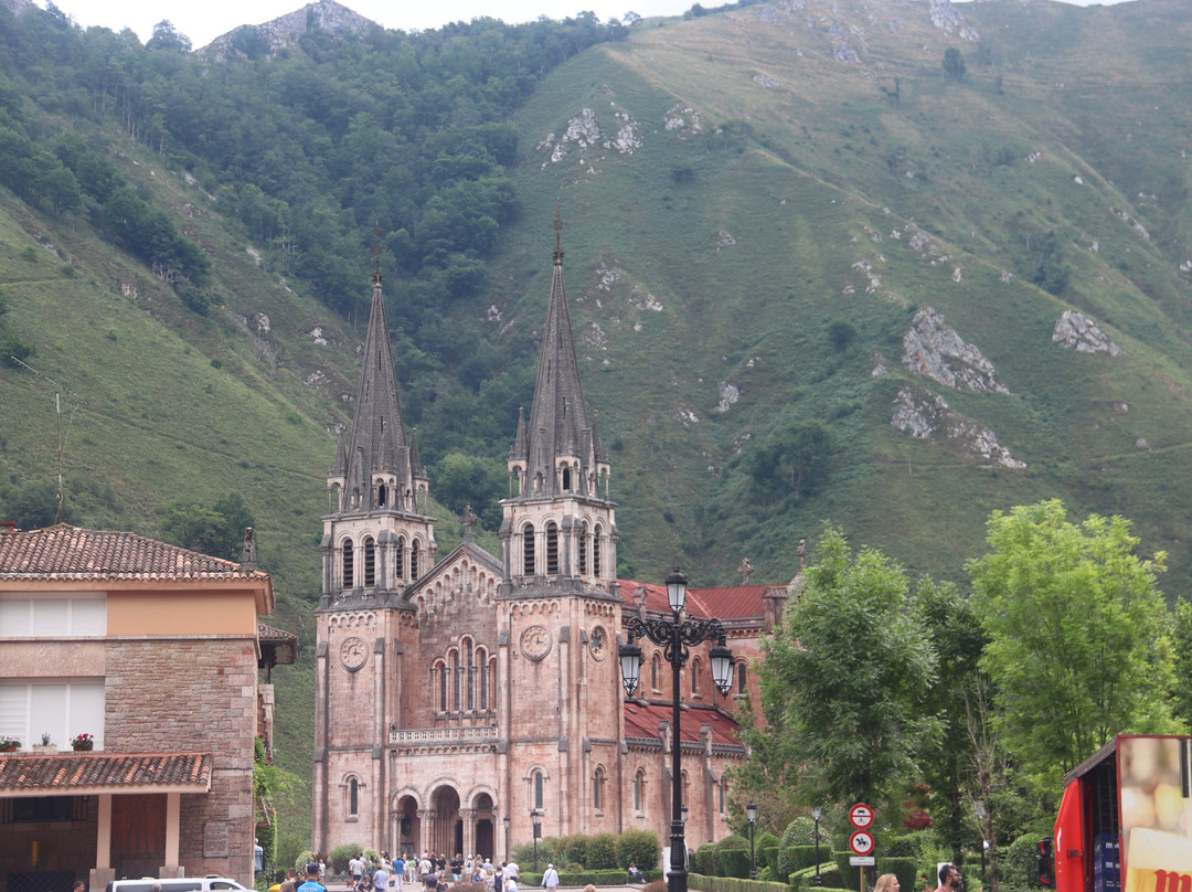 Basilica de Santa Maria la Real de Covadonga-Covadonga必去景点