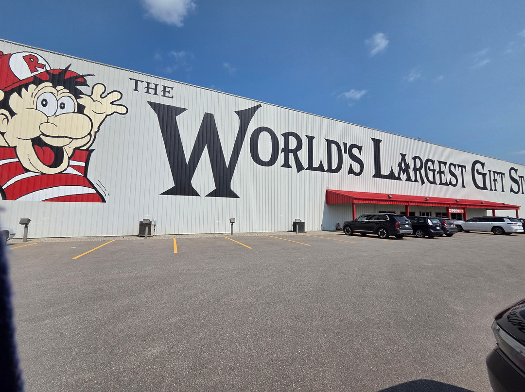 Worlds Largest Gift Store-Phillipsburg必去景点