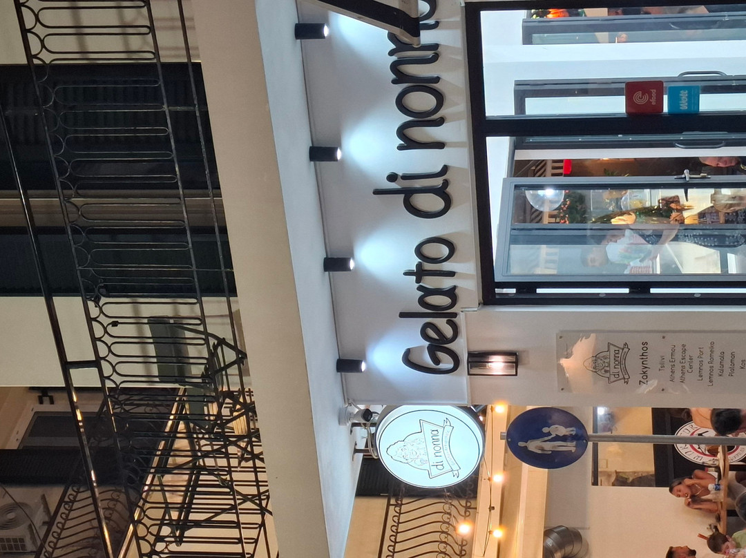 Solomos Square-扎金索斯镇必去景点