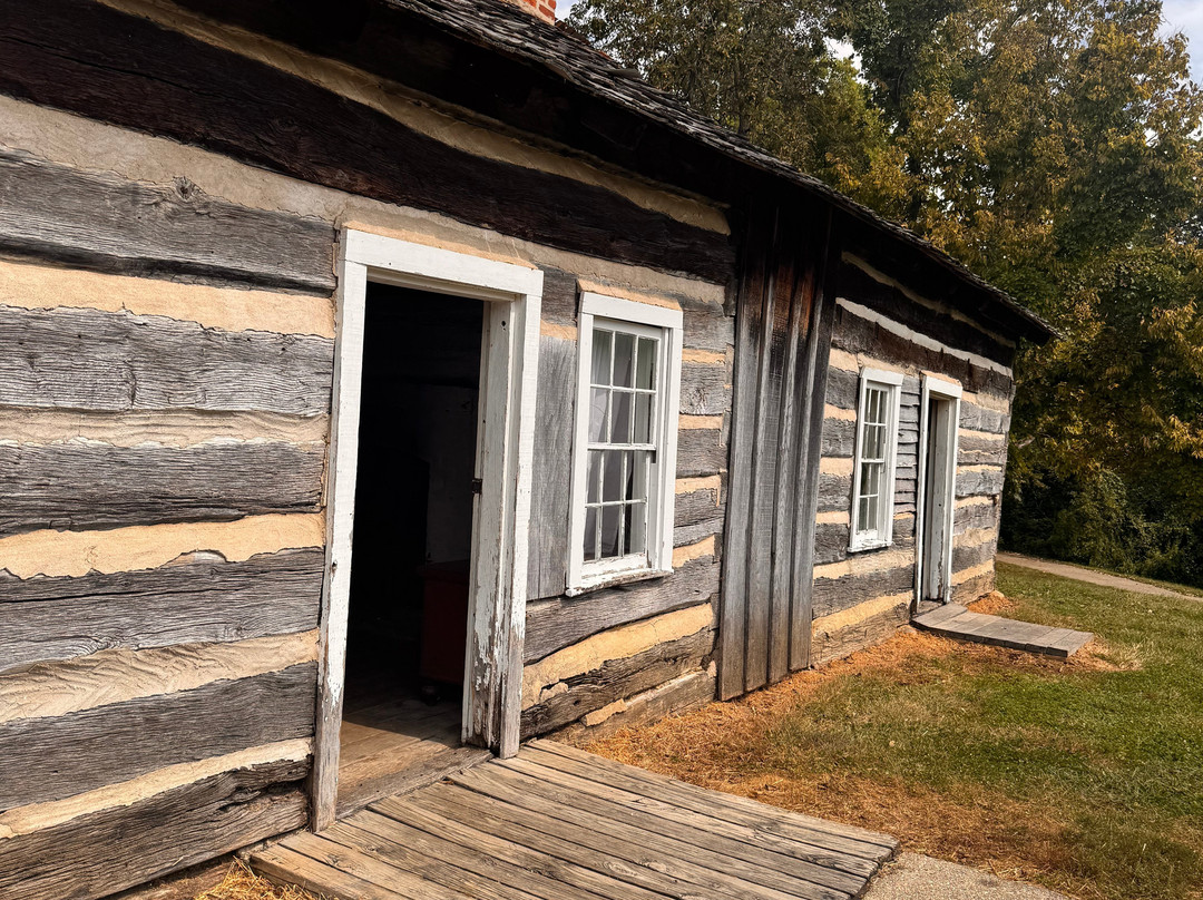 Lincoln Log Cabin-Lerna必去景点