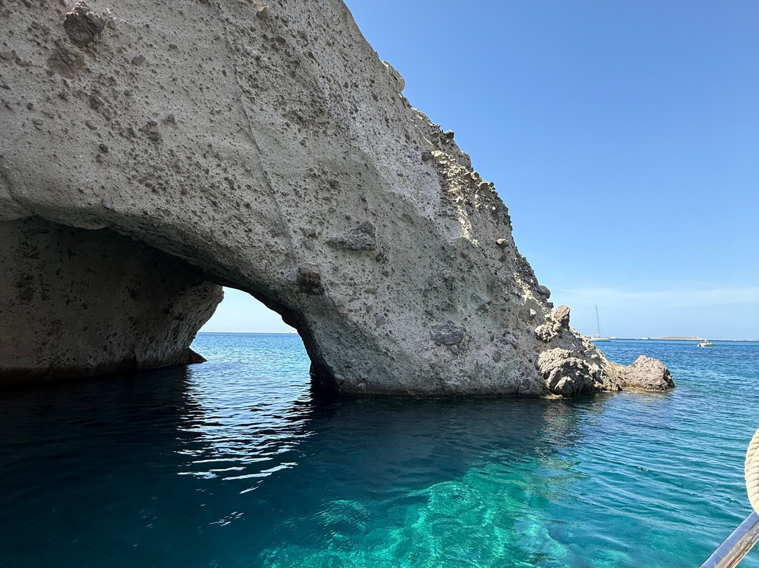 Michael Zeppos - Cruise Boat Day Tours-帕罗斯岛必去景点
