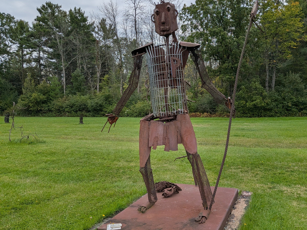 Stone Ledge Sculpture Garden-Plattsburgh必去景点
