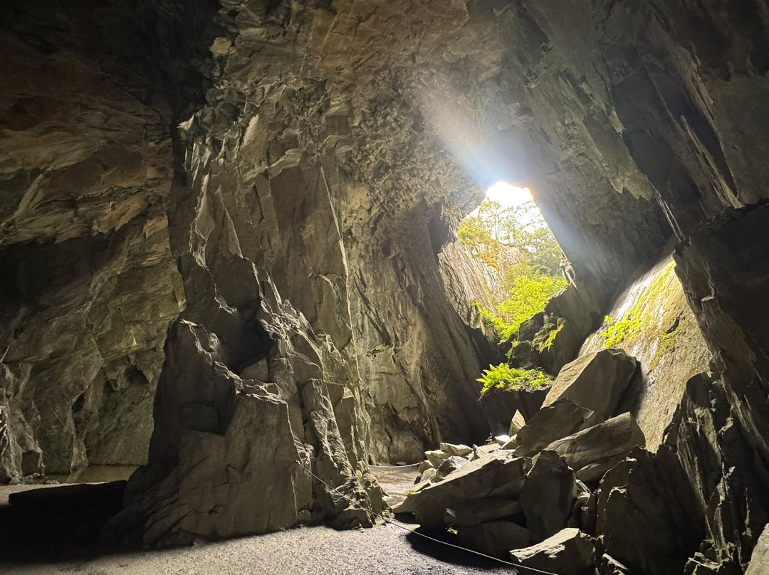 Cathedral Quarry (Cathedral Cave)-Little Langdale必去景点