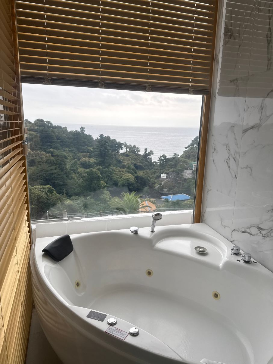 金一套房酒店-旅行者