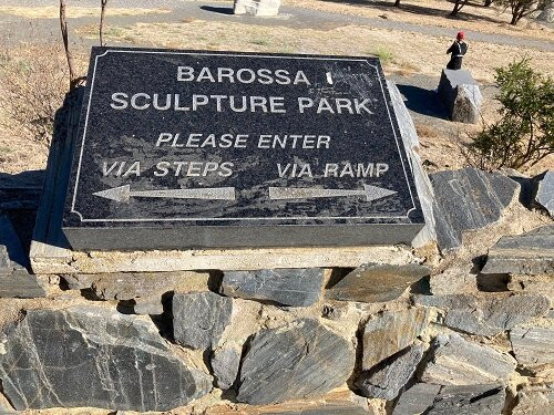 Mengler's Hill Lookout  Sculpture Park景点图片
